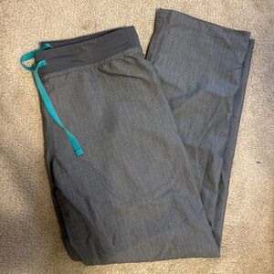 Figs gray scrub bottom